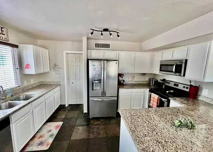 Pool Heat Pet Friendly * Glendale