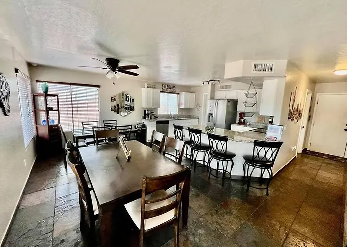 Holiday home Pool Heat Pet Friendly Glendale
